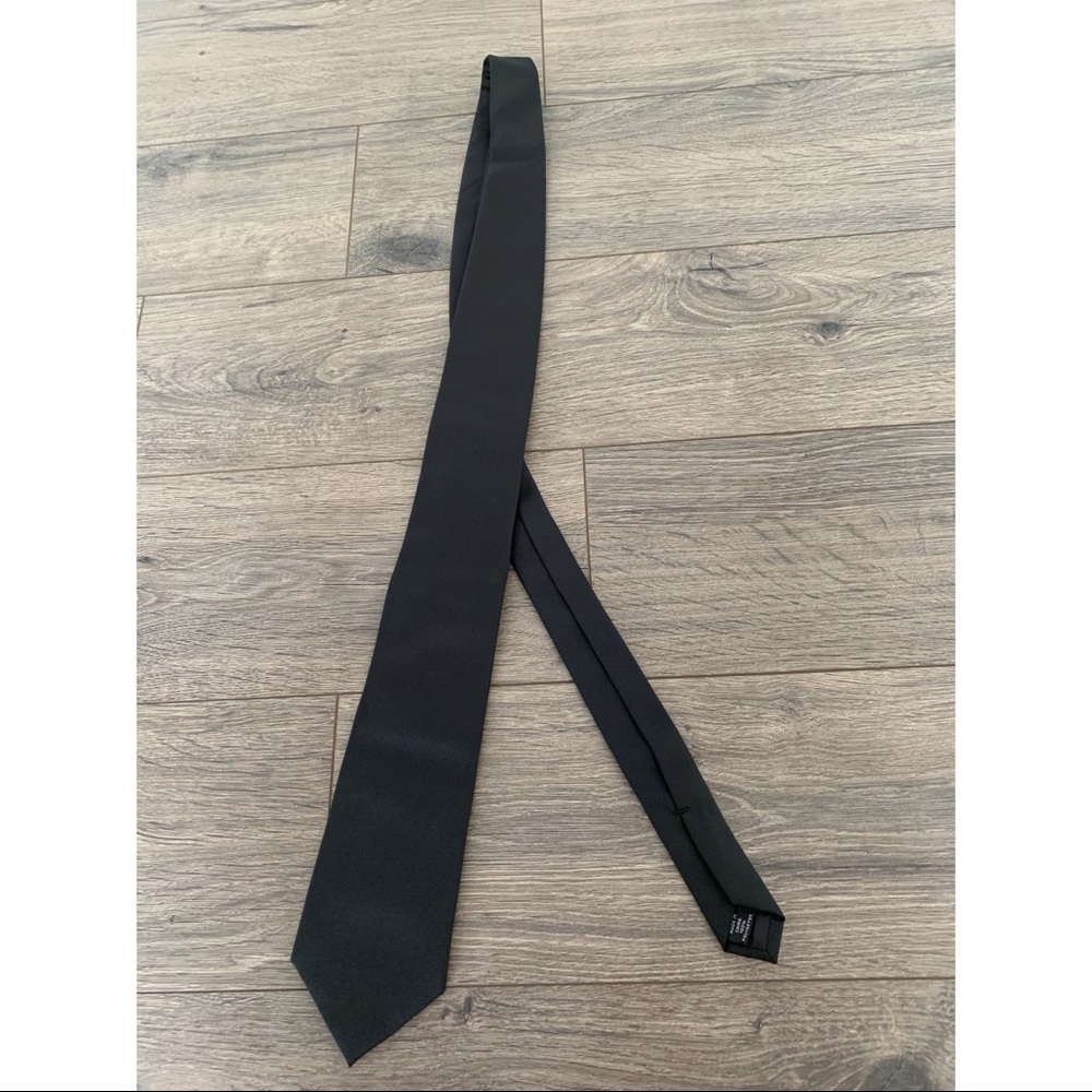 Black tie